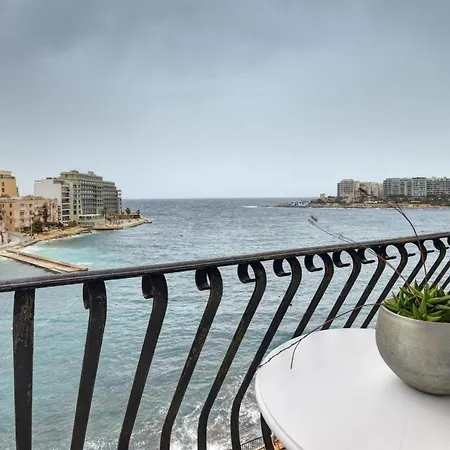 Amazing Views St Julians Waterfont Apartament St. Julian's